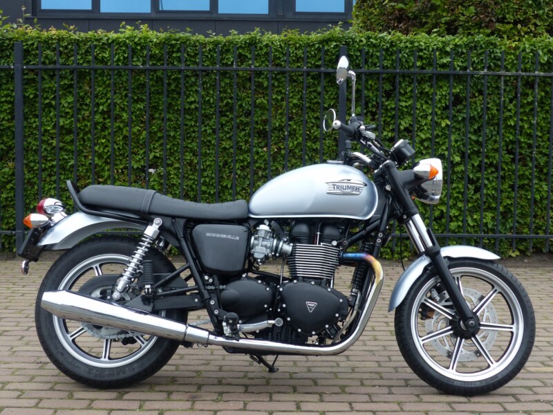 Bonneville 865 SE