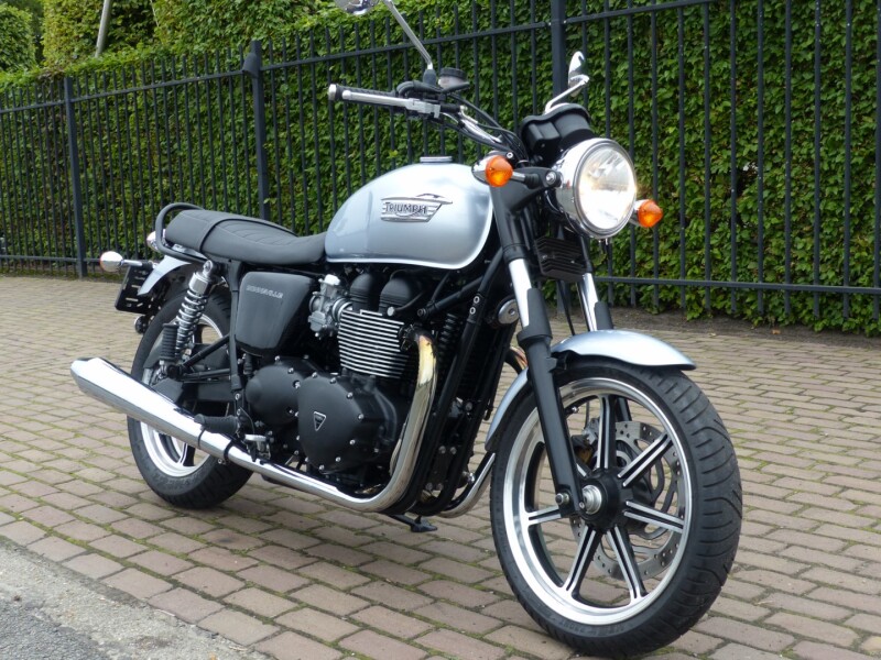 Bonneville 865 SE