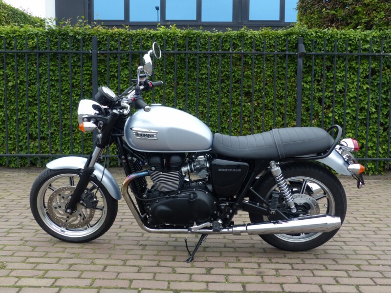 Bonneville 865 SE