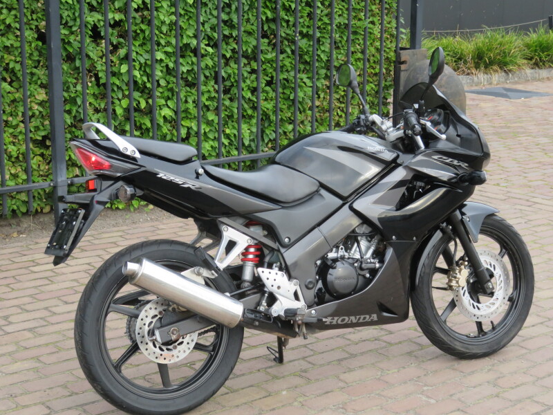 CBR 125R 