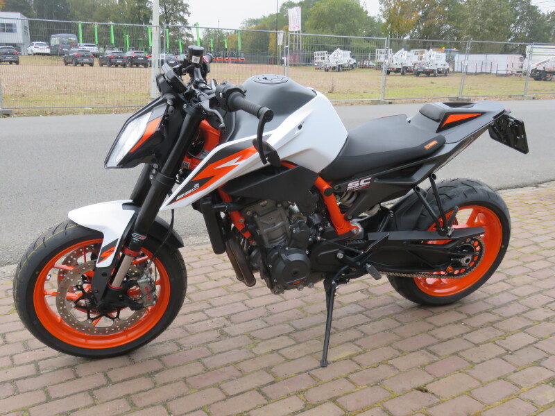 Duke 890R 