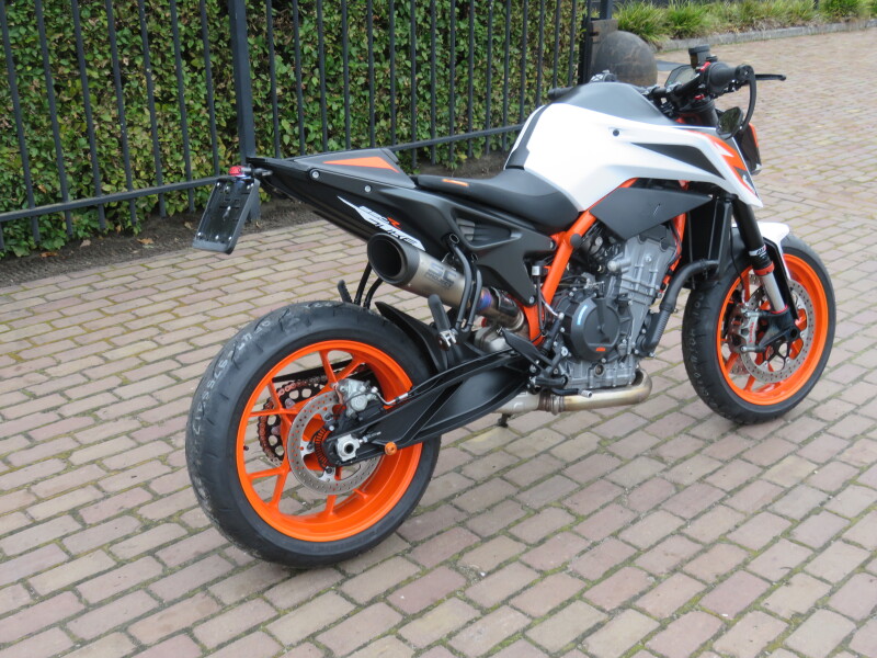 Duke 890R 