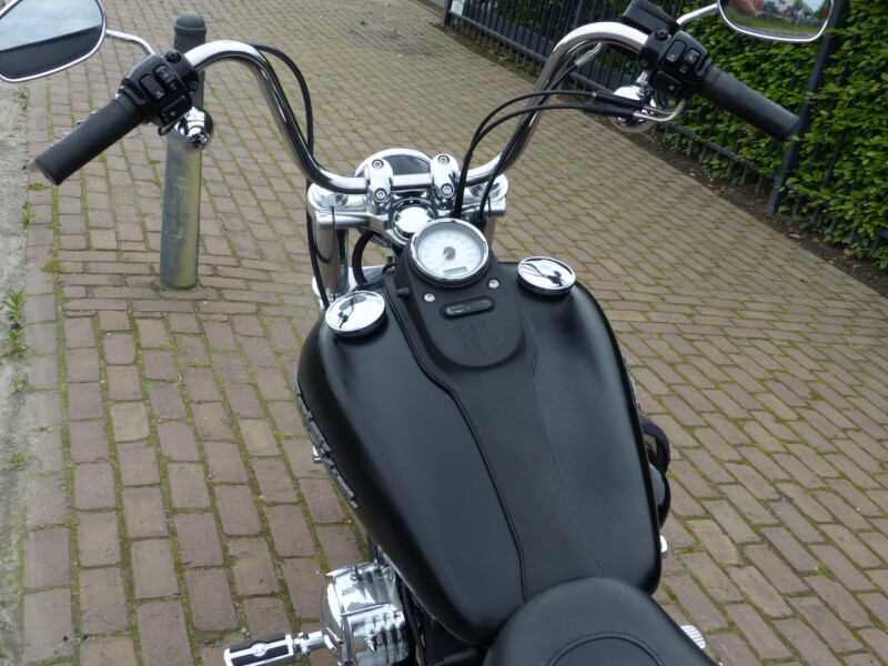 Street Bob 1600