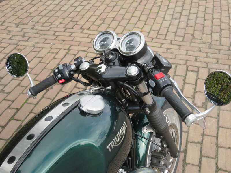 Thruxton 1200