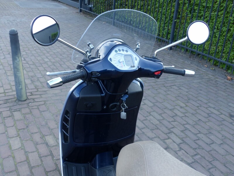 Vespa GTS 250