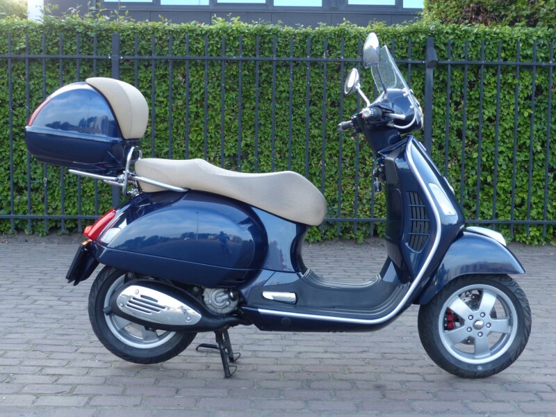 Vespa GTS 250