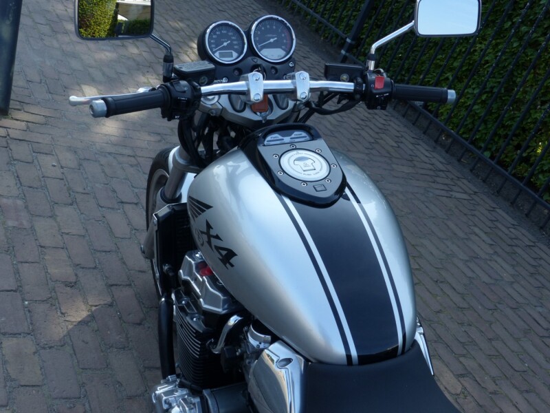 CB 1300 X4