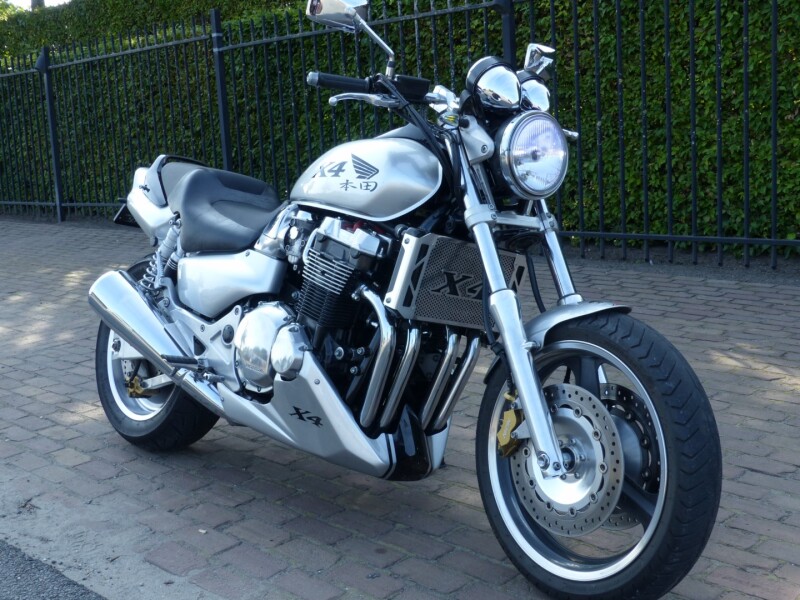 CB 1300 X4