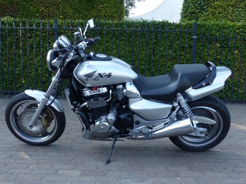 CB 1300 X4